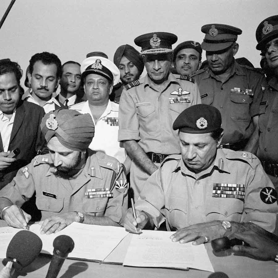 Hashtag 93000 trending after videos of Afghanistan fighters paraded with Pak soldier’s pants