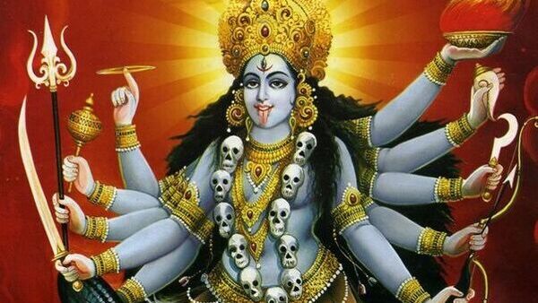 কথিত আছে, এক বার কঠোর তপস্যা শুরু করেন ঋষি বশিষ্ঠ। কিন্তু হাজার হাজার বছর তপস্যা করেও সিদ্ধিলাভ করতে পারছিলেন না। তখন তিনি বিষ্ণুর নির্দেশে রওনা দেন চিনদেশে। দেবী তারার উপাসনাপদ্ধতি আয়ত্ত করার জন্য। সেখানে তিনি দেখেন,  পঞ্চ ম কার অর্থাৎ মদ্য-মাংস-মৎস্য-মুদ্রা-মৈথুন সহকারে তন্ত্রমতে দেবী আরাধনা করা হয়। সেই সাধনপদ্ধতিই বশিষ্ঠ নিয়ে আসেন বঙ্গে।