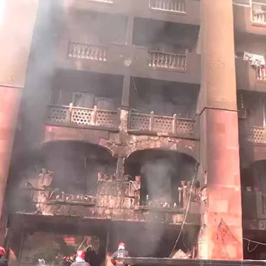 Fire at MPs apartment in Delhi, many fire tender rushed to the spot dgtl