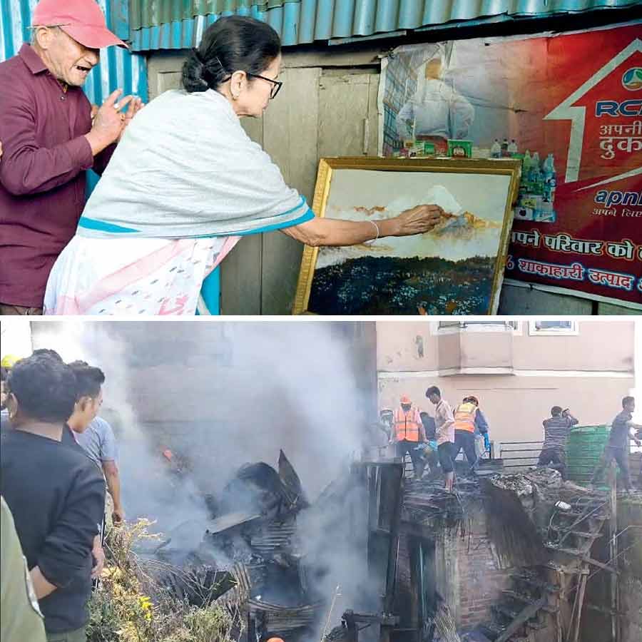 (উপরে) গত বুধবার লালকুঠিতে কুমার ছেত্রীর বাড়িতে ছবি আঁকছেন মমতা বন্দ্যোপাধ্যায়। শনিবার কুমার ছেত্রীর বাড়ি পুড়ে ছাই (নীচে)।