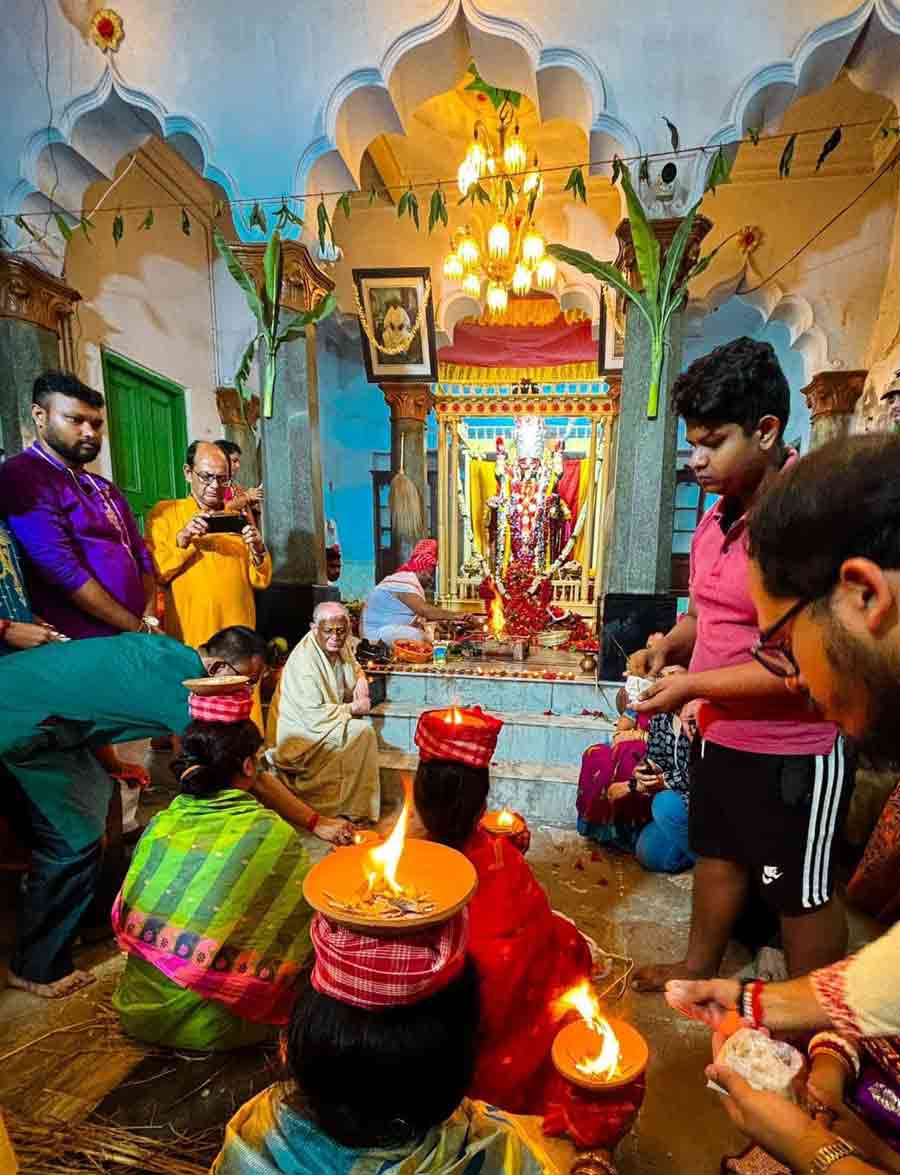 The variation of bhoga or food offerings to goddess Kali in Kalipuja 