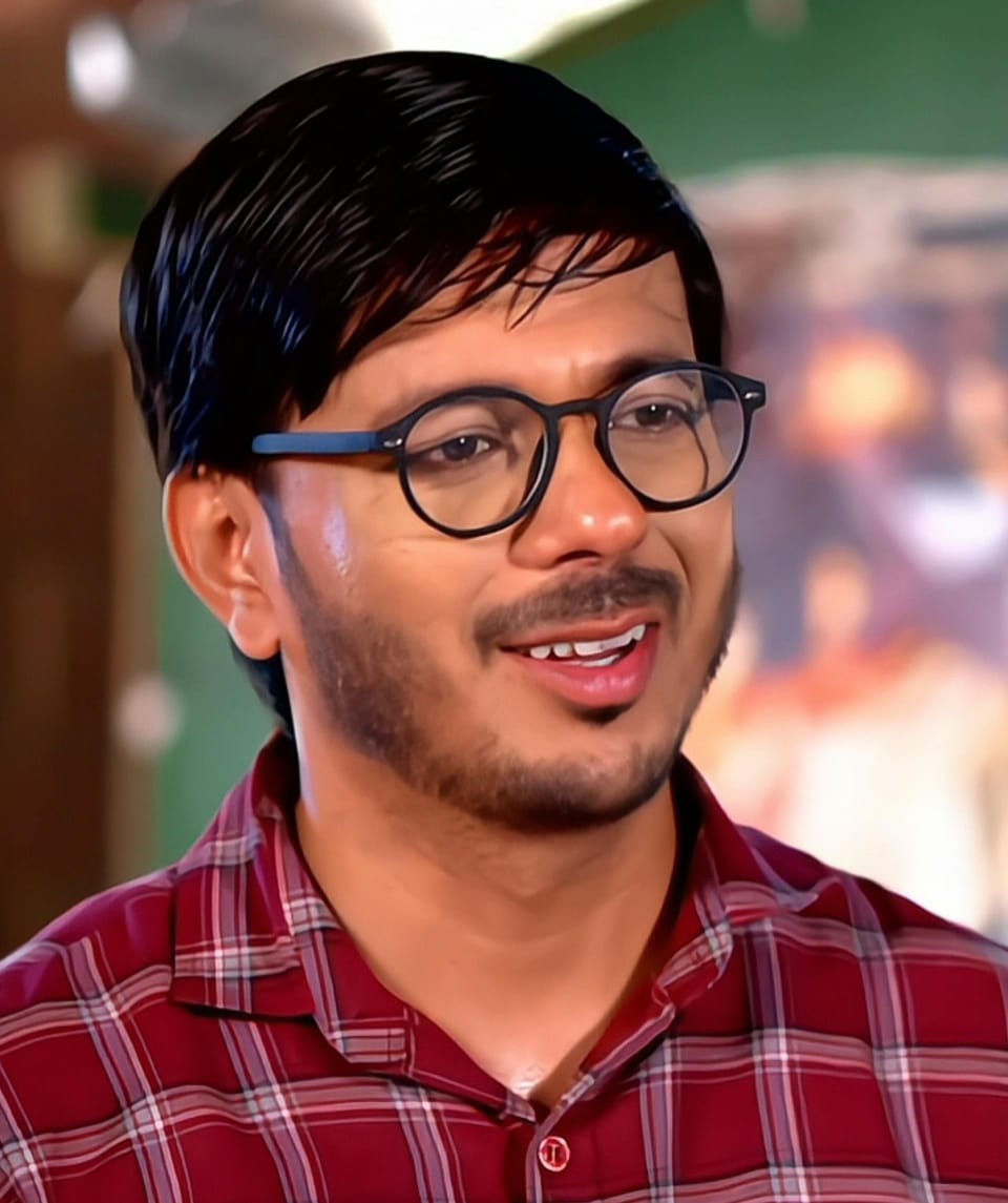 সন্তু চরিত্রে তন্ময় মজুমদার। 