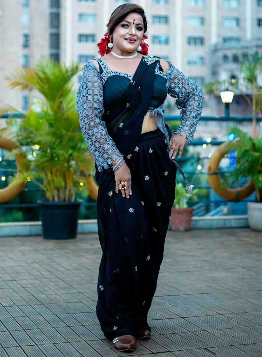 কালীপুজোর ফ্যাশনে পাপিয়া অধিকারী।