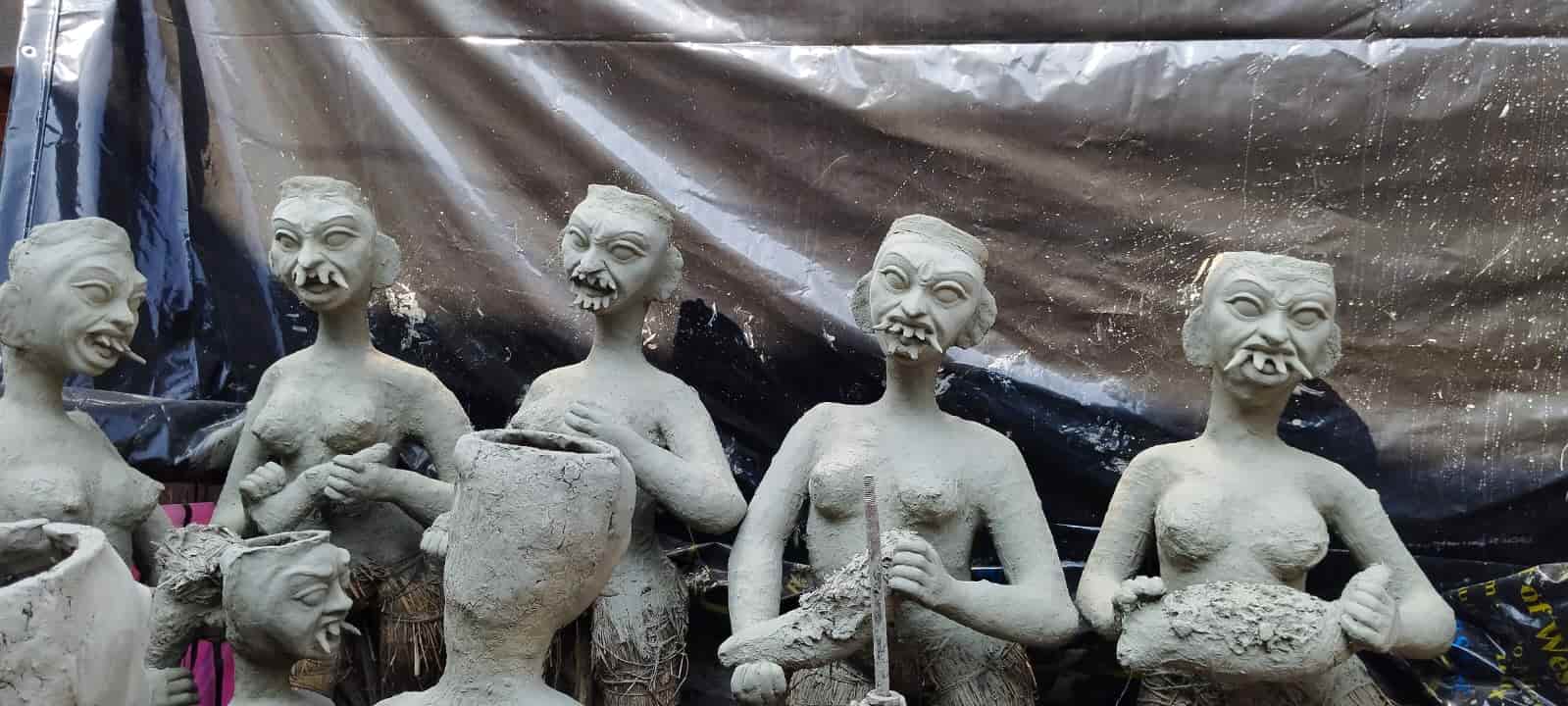  যে সে ব্যাপার নয় এমন দৃশ্য! আসলে ‘তেনারা’ তৈরি হচ্ছেন চতুর্দশীর জন্য। 