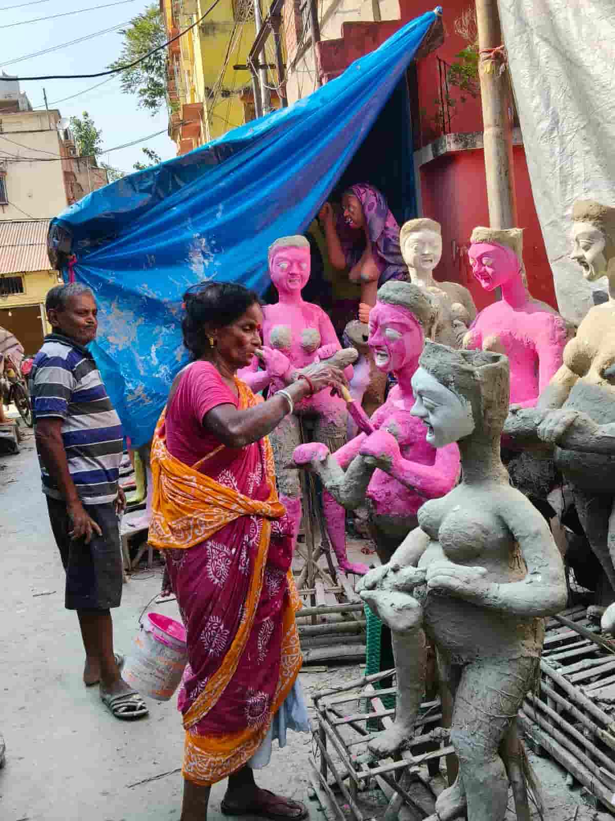 গোপালি ভূত দেখেছেন? রাগে যেন অগ্নিশর্মা হয়ে রয়েছেন সবাই। 