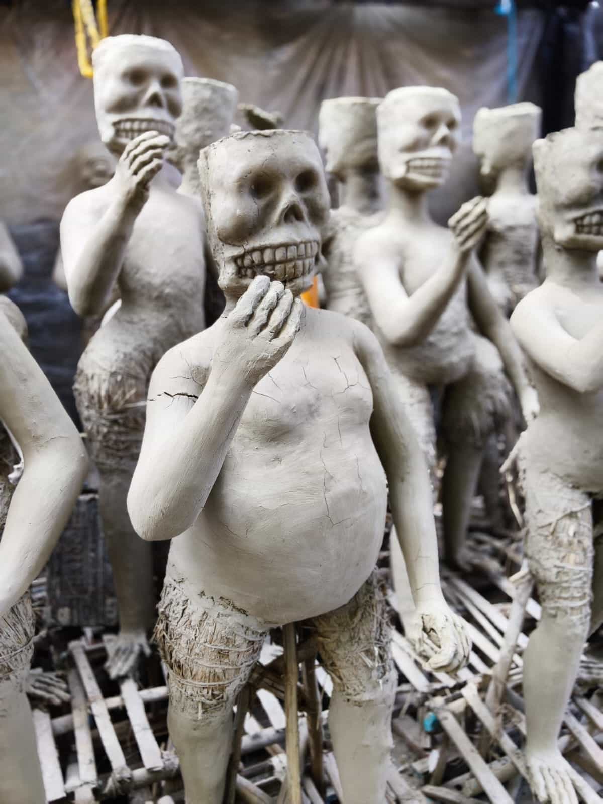  তার মাঝেই দেখা পাওয়া গেল পেটুক কঙ্কালেরও! 