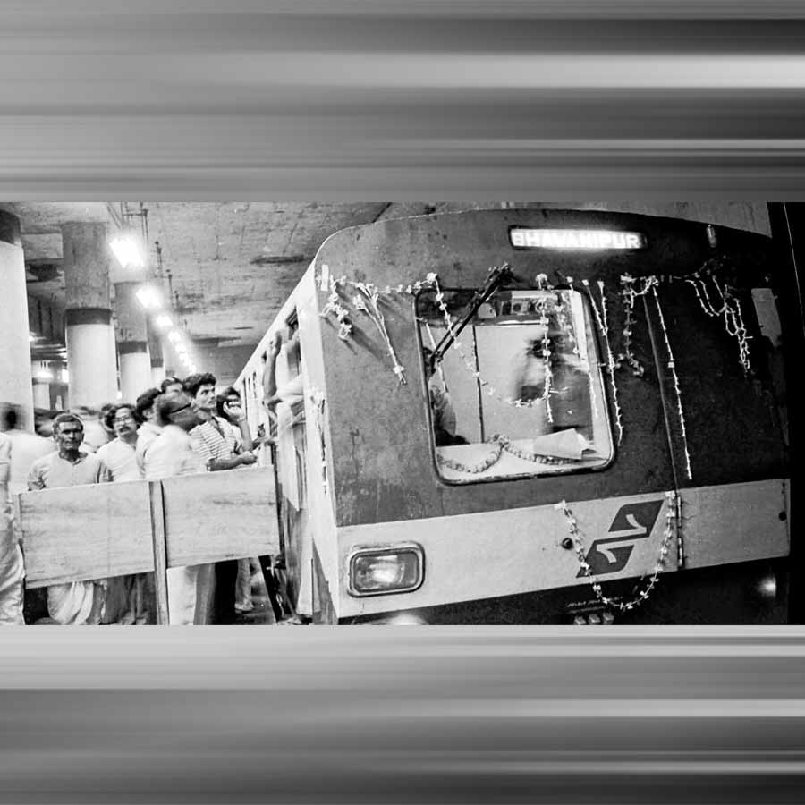 প্রাপ্তি: দেশের মধ্যে যখন কলকাতাতেই এল মেট্রো রেল, ভবানীপুর, ২৪ অক্টোবর ১৯৮৪।