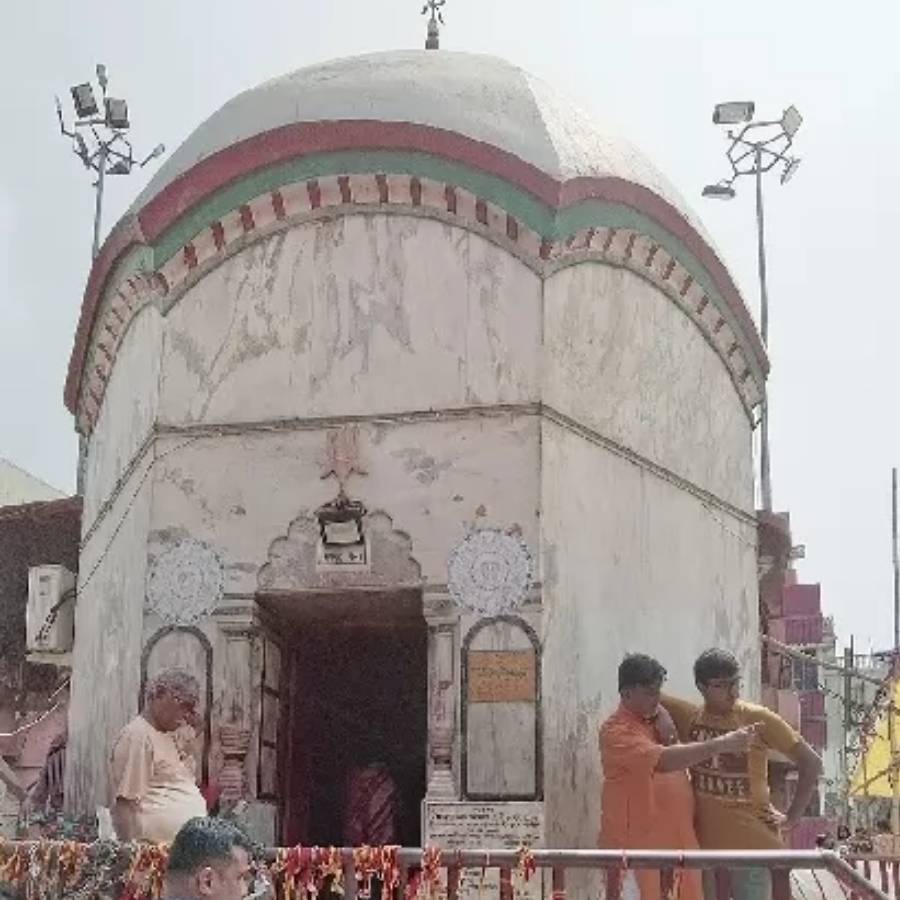 তারাপীঠ মন্দির কর্তৃপক্ষের তরফে জানানো হয়েছে কালীপুজোর দিন সারা রাত মন্দির খোলা থাকবে। 