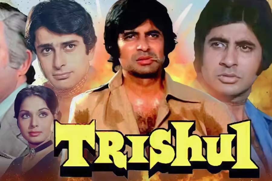 ১৯৭৮ সালে প্রেক্ষাগৃহে যশ চোপড়ার পরিচালনায় মুক্তি পায় ‘ত্রিশূল’। এই ছবিতে মুখ্যচরিত্রে অভিনয় করে রাতারাতি জনপ্রিয় হয়ে উঠেছিলেন অমিতাভ। তখন অবশ্য আনন্দের বয়স ২৫ বছর।