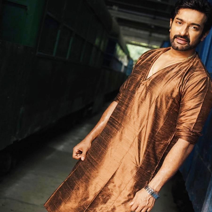 কার জন্য জীতু কমলের এই বার্তা!