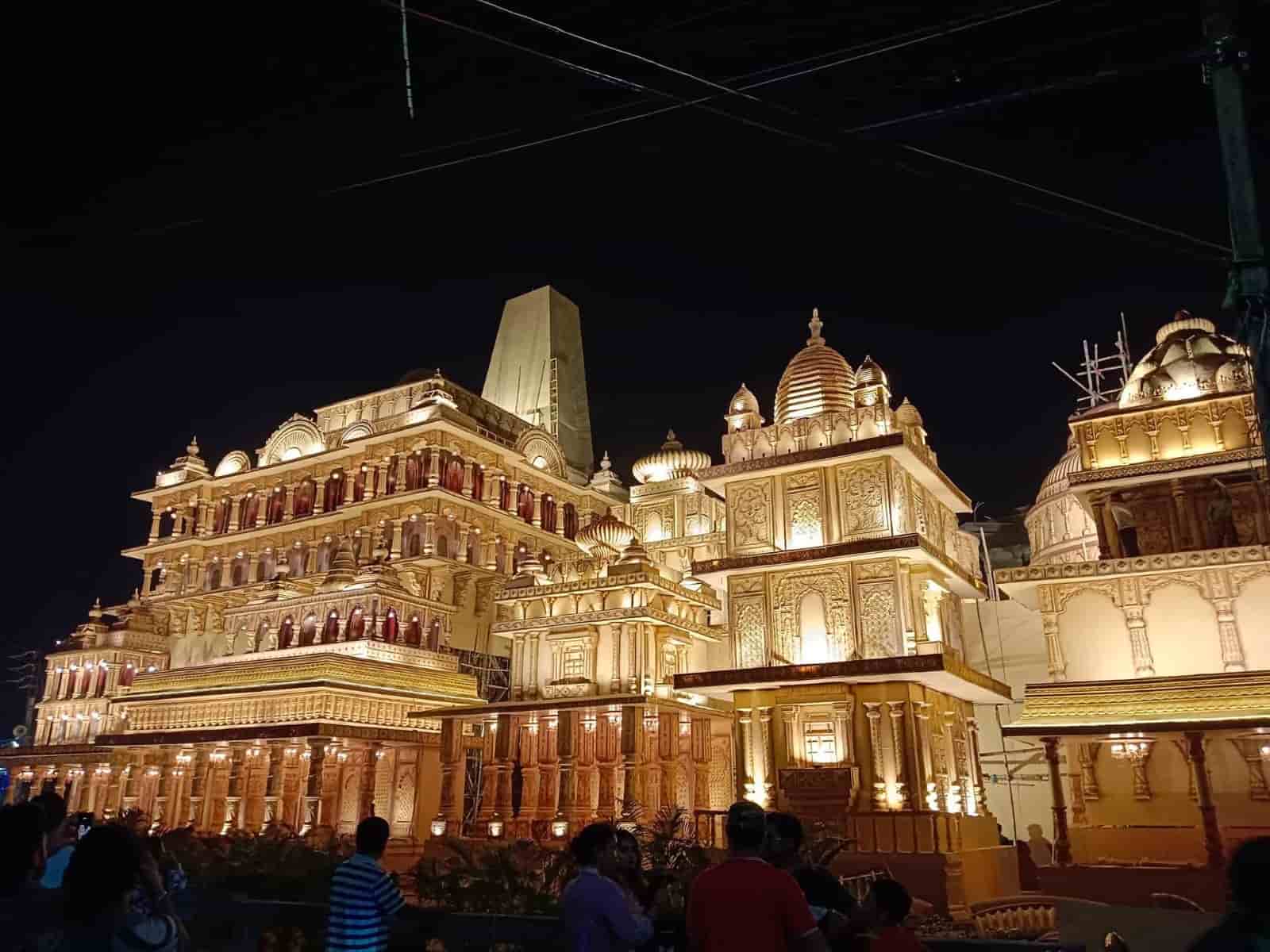  হ্যাঁ, ঠিকই। কালীপুজোয় থিমের নিরিখে কোনও বারই হতাশ করে না বারাসত। 