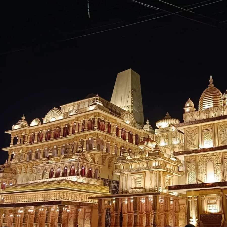 তথ্য বলছে, এই মণ্ডপের উচ্চতা হবে ১২০ ফুট এবং চওড়ায় ১৭০ ফুট। 