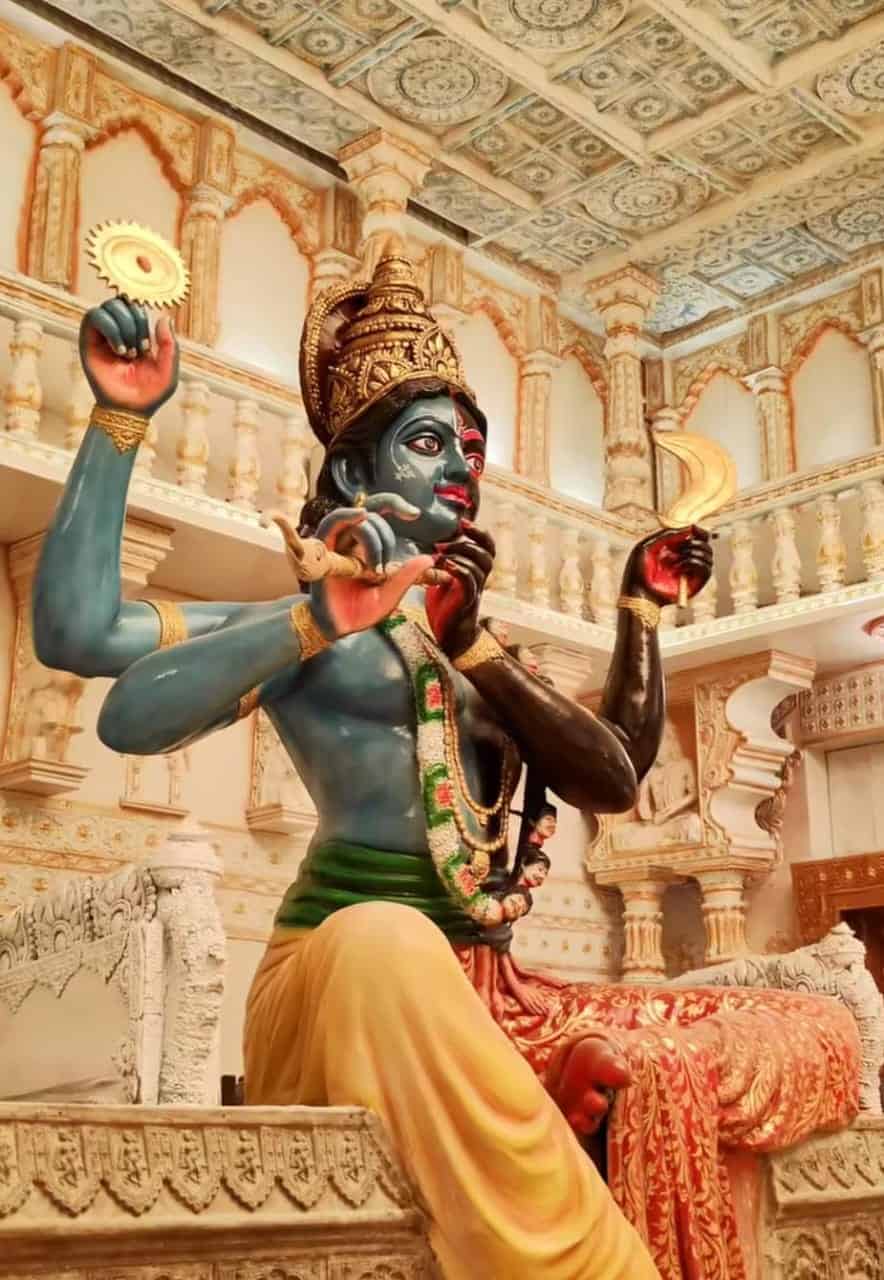 কৃষ্ণলীলার টুকরো টুকরো বহুচিত্রই ফুটে উঠবে এখানে। অপেক্ষা কেবল কালীপুজোর। (এই প্রতিবেদনটি ‘আনন্দ উৎসব’ ফিচারের একটি অংশ)।