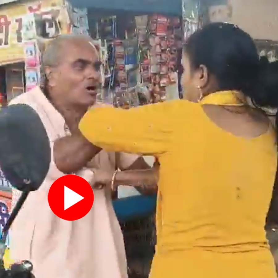 Video shows brawl between a man and woman outside tea stall in Madhya Pradesh
