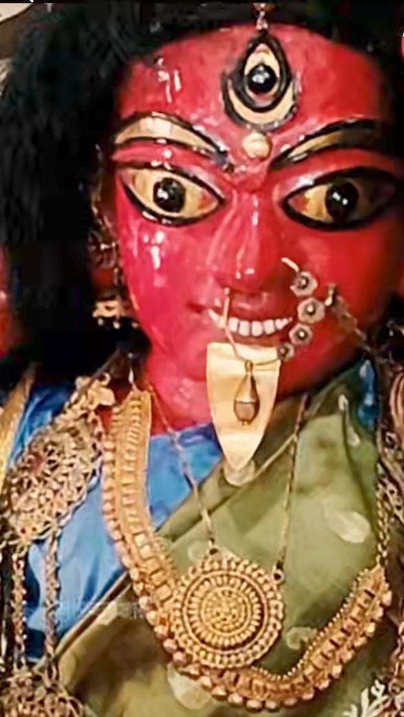 যদিও এই দু’য়ের মধ্যে প্রথম রূপটাই সকলের কাছে পরিচিত। 