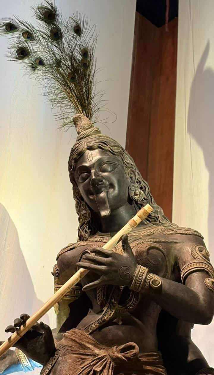  ত্রিভুবন ক্লাব: গত বছর এদের আয়োজন নজর কেড়েছিল। তাই, এ বারও এই পুজো নিয়ে উদ্দীপনী রয়েছে। সরসুনা সোনামুখী রোডের দাসপাড়া এলাকায় সোনামুখী বাজারের কাছে এই পুজোর আয়োজন করা হয়। 