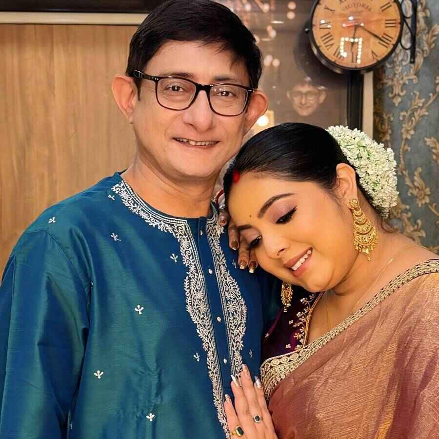 Actor Sreemoyee Chattoraj Opens Her Jewellery Box On Dhanteras 2025 dgtl