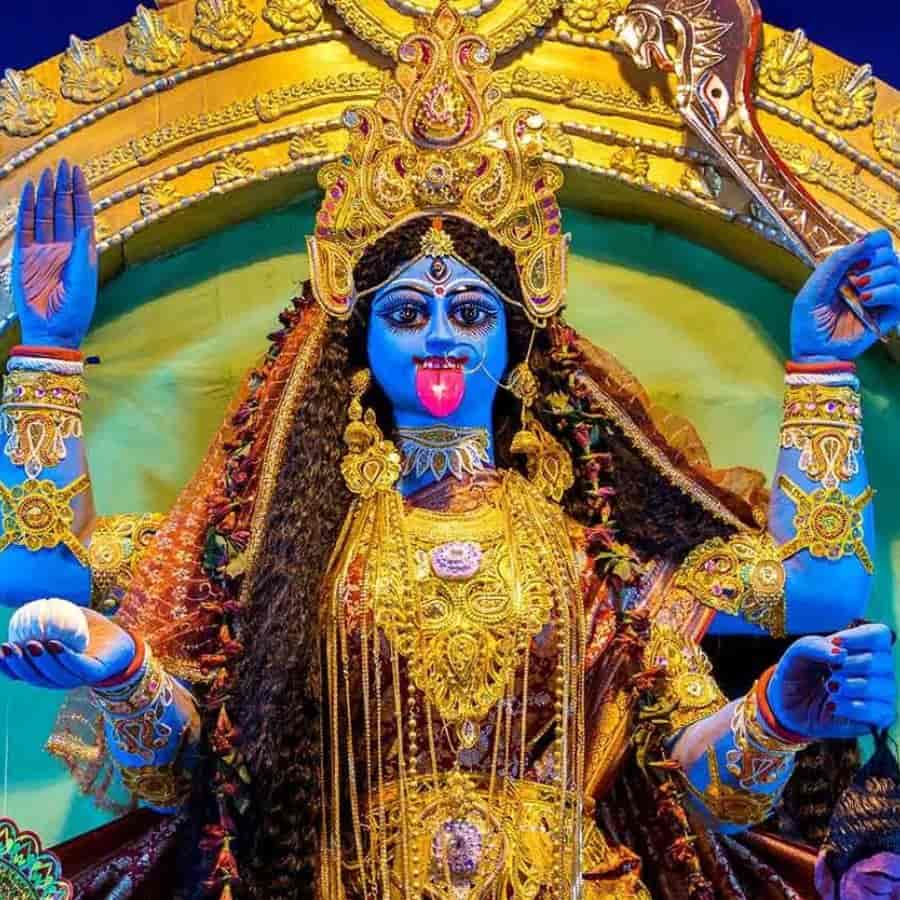 কালীপুজো মূলত বাংলা, অসম এবং ভারতের অন্যান্য কিছু জায়গায় হয়ে থাকে। তবে দীপাবলি বা দিওয়ালি গোটা ভারতেই পালিত হয়। দিওয়ালিতে লক্ষ্মীপুজো করা হয়। কোথাও কোথাও আবার লক্ষ্মী-গণেশ একত্রে পূজিত হন। 