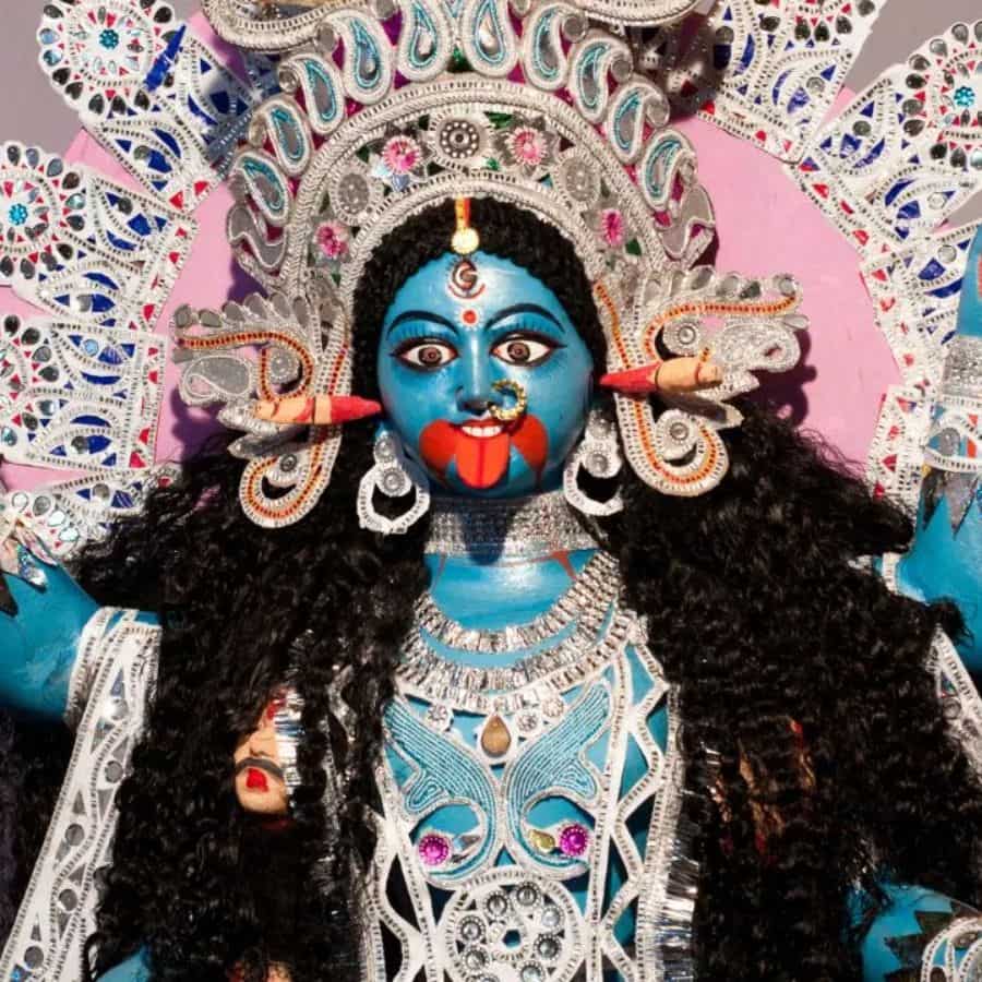 কালীপুজো কার্তিক মাসের অমাবস্যায় পালিত হয়। বিশুদ্ধ পঞ্জিকা মতে ২০ অক্টোবর দুপুর ৩টে ৪৫ মিনিটে অমাবস্যা তিথি শুরু হচ্ছে। শেষ হবে ২১ অক্টোবর বিকেল ৫টা ৫৪ মিনিটে। 