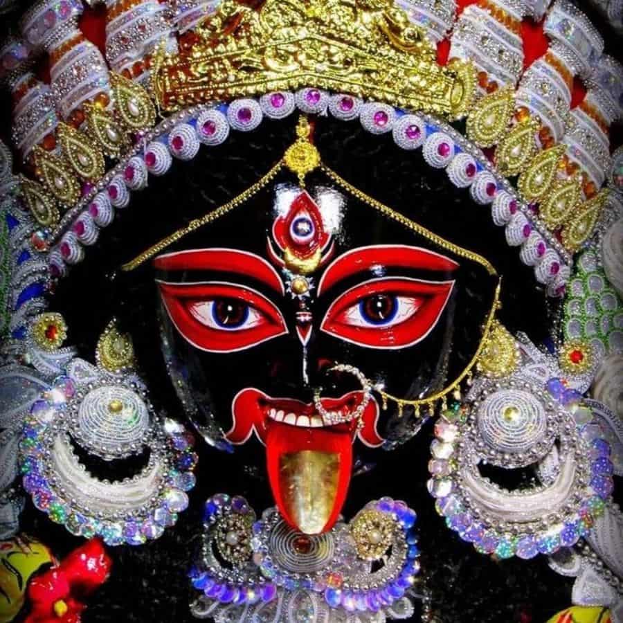 Powerful kali mantras you should chant on kali puja 2025 to get goddess kalis blessings dgtl