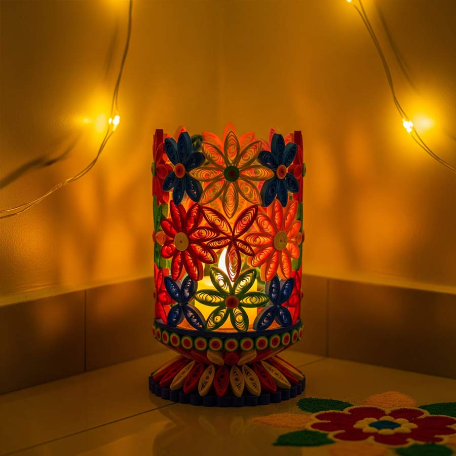 পেপার কুইলিং-এর জিনিসপত্র দিয়েও সাজিয়ে তোলা যায় ঘর।