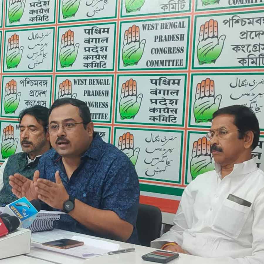 Congress claim that Bihar SIR  model not to be executed in West Bengal