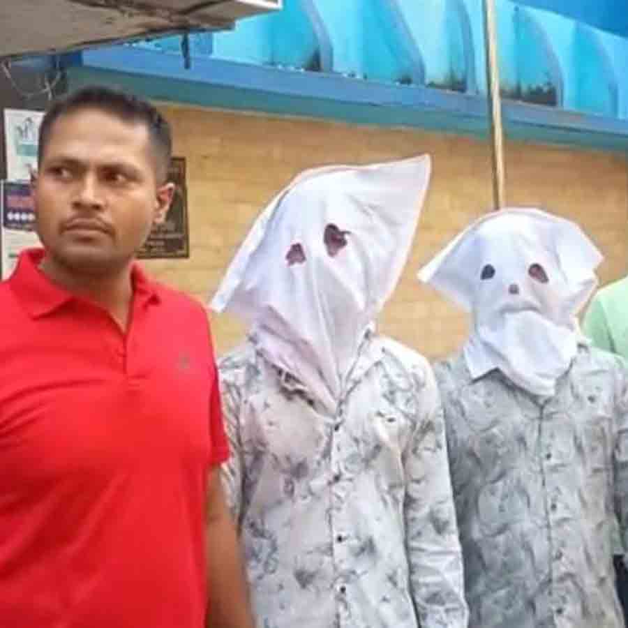 ধৃতদের পুলিশী হেফজতের নির্দেশ।