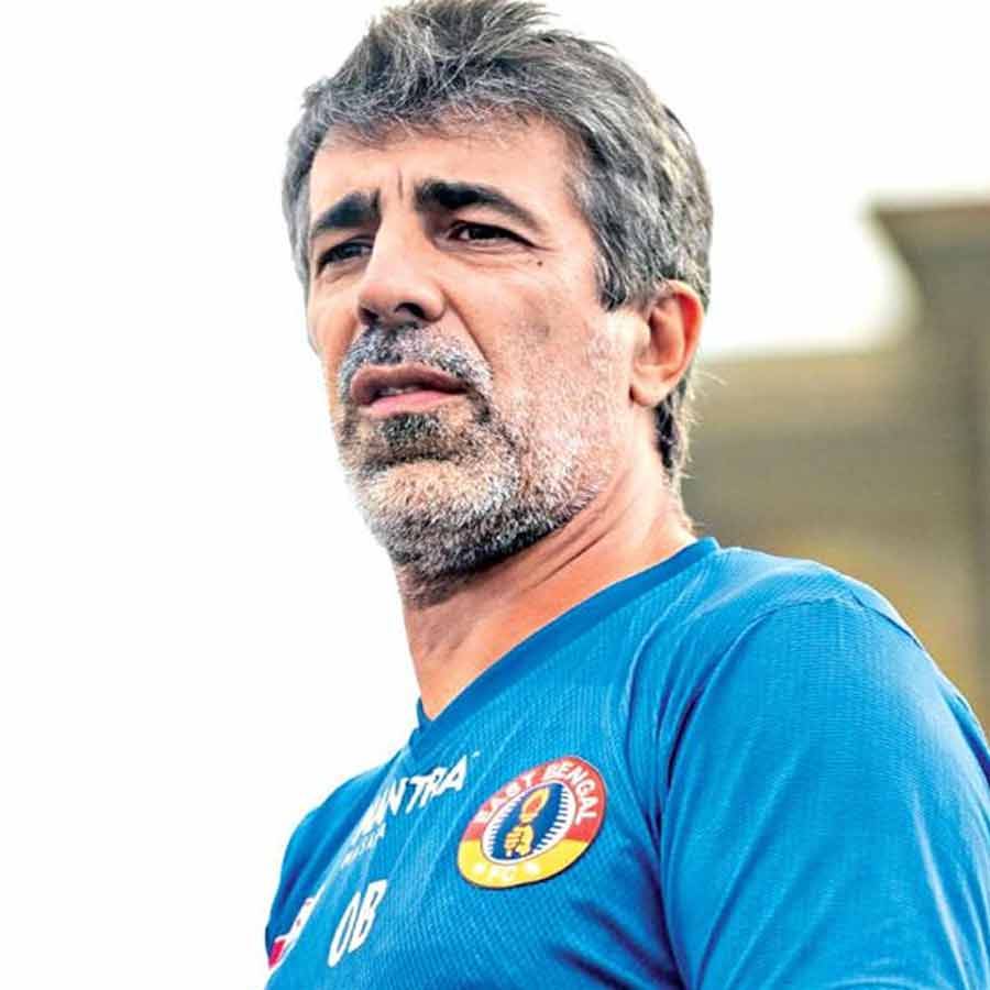 Controversy over East Bengal club coach's explanation issue
