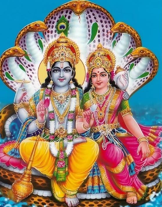 অন্য দিকে দেবী লক্ষ্মী বিষ্ণুর সঙ্গে বৈকুণ্ঠে বিরাজ করেন। বোনকে সুখে থাকতে দেখতে কষ্ট পান অলক্ষ্মী কারণ তাঁর না ছিল বাসস্থান, না স্বামী। 