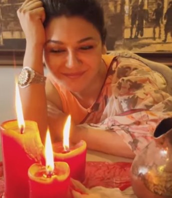 ও পার বাংলা থেকে দীপাবলির শুভেচ্ছা পাঠালেন জয়া আহসান। 