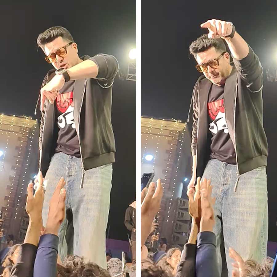 Actor Jisshu sengupta lose his temper while doing stage show dgtl
