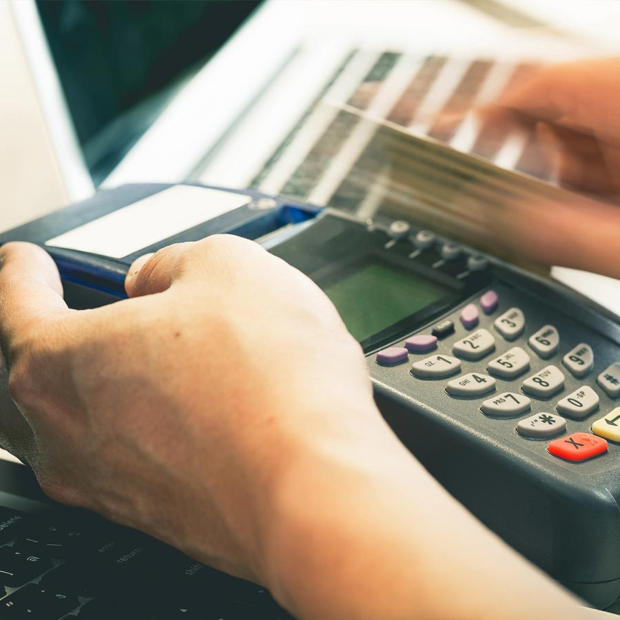 Hyderabad Man Sets Guinness World Record for Owning 1,638 Credit Cards