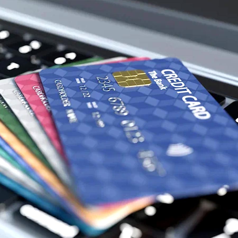 Hyderabad Man Sets Guinness World Record for Owning 1,638 Credit Cards