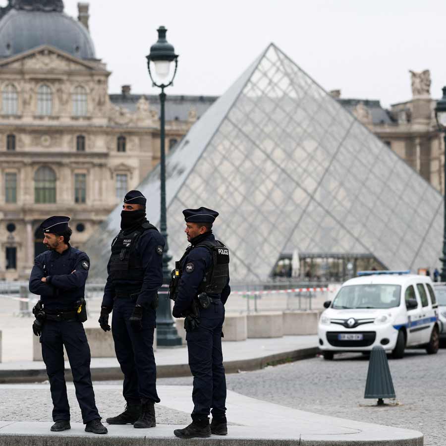 What were stolen from the Louvre Museum in Paris dgtl