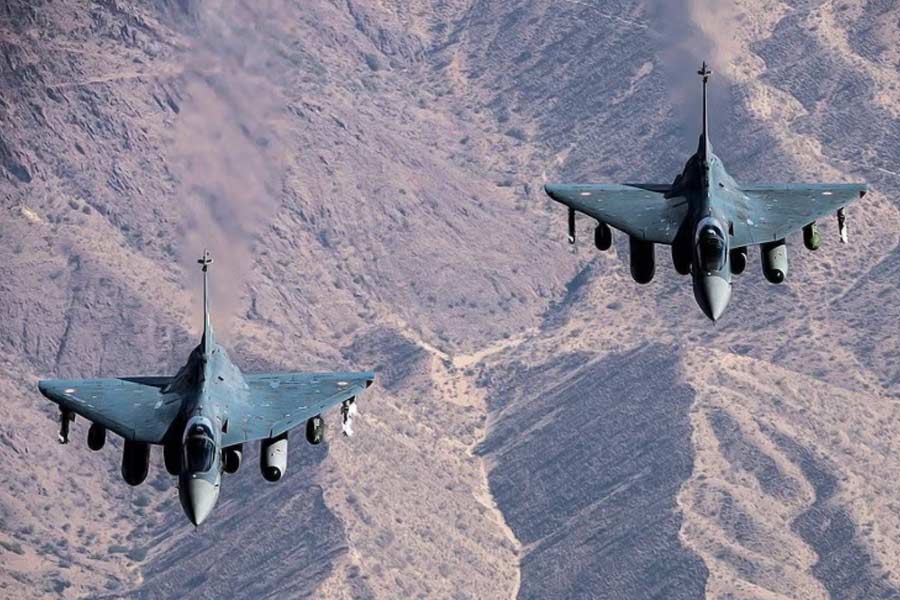 Fighter jet mid-air refuelling may be a game changer in conflict situation, know its cost 