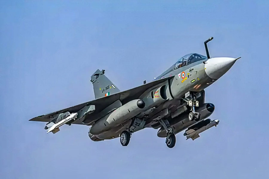 Fighter jet mid-air refuelling may be a game changer in conflict situation, know its cost 