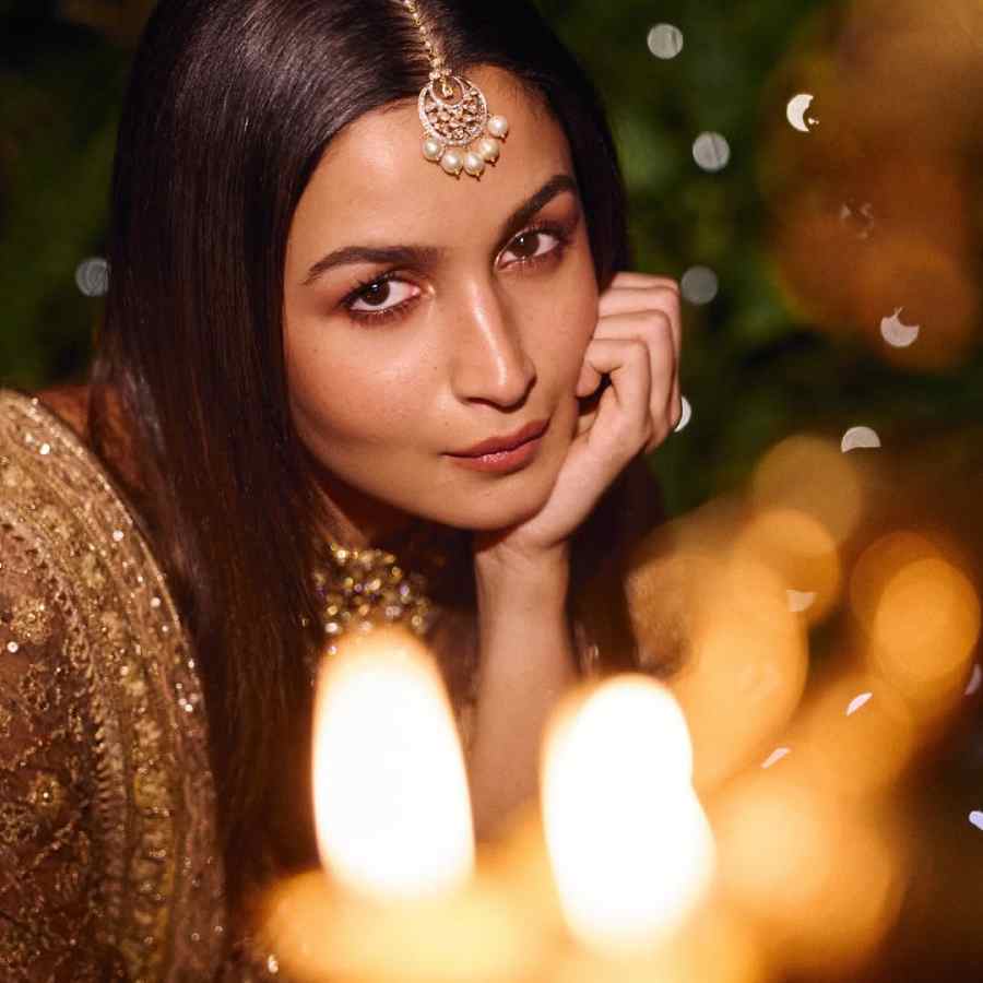 How Kapoors of Bollywood celebrated diwali dgtl