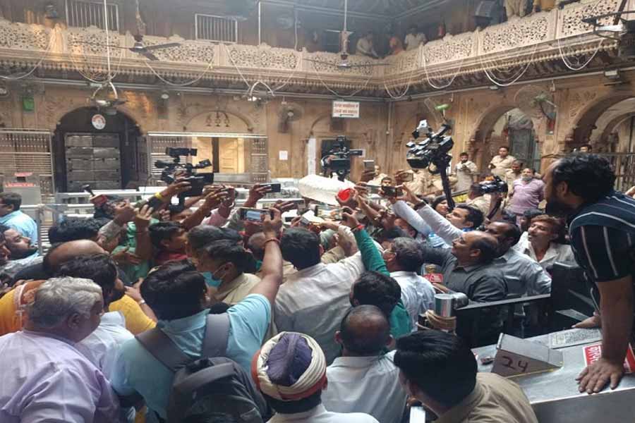 During inspection work What is found from Banke Bihari Temple's treasury