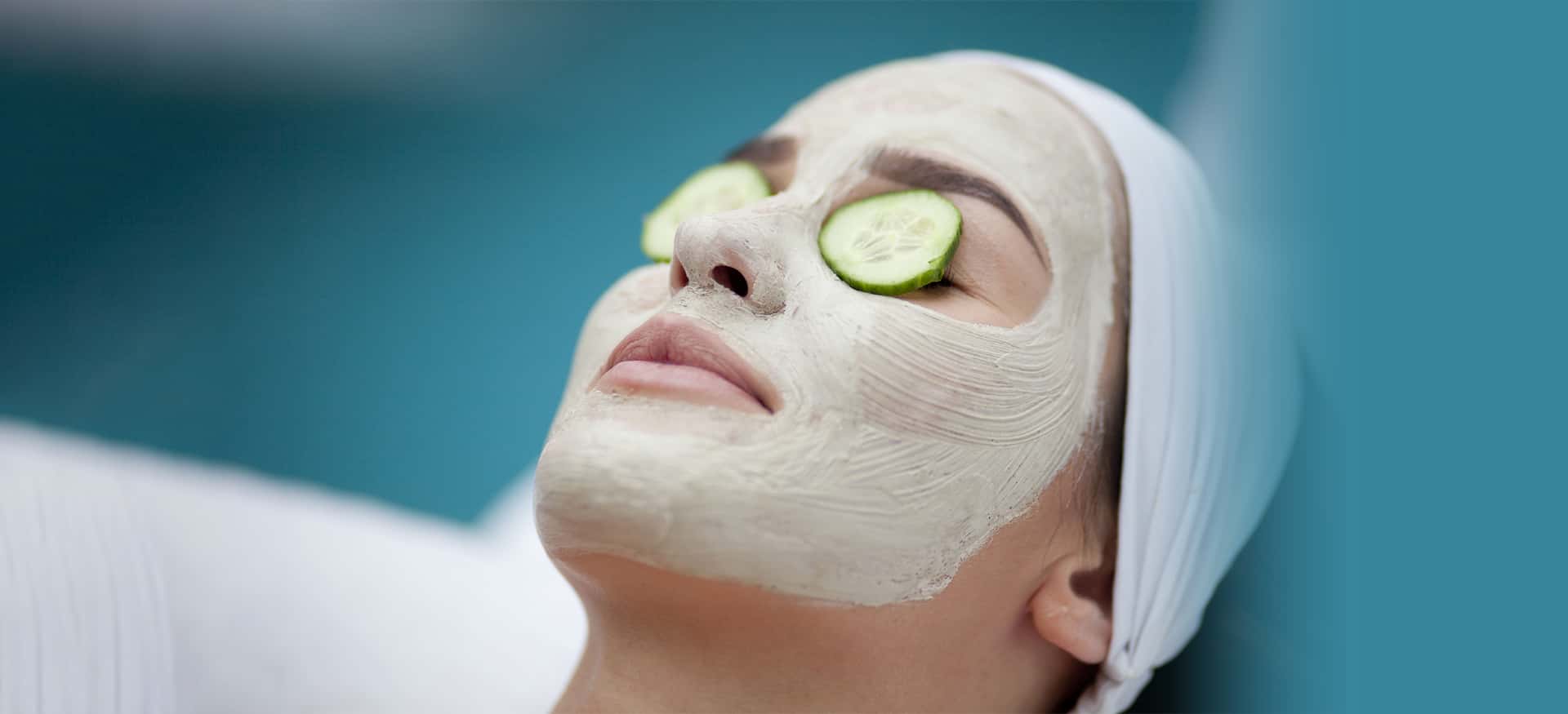 এ ছাড়াও সপ্তাহে বেশ কয়েক বার ফেসপ্যাক ব্যবহার করতে পারেন। ত্বকের ধরন বুঝে বাছাই করতে পারেন এটি। চাইলে বাড়িতেও বানাতে পারেন গোলাপজল, মুলতানি মাটি, টকদই, মধু ইত্যাদি দিয়ে। (এই প্রতিবেদনটি ‘আনন্দ উৎসব’ ফিচারের একটি অংশ)।