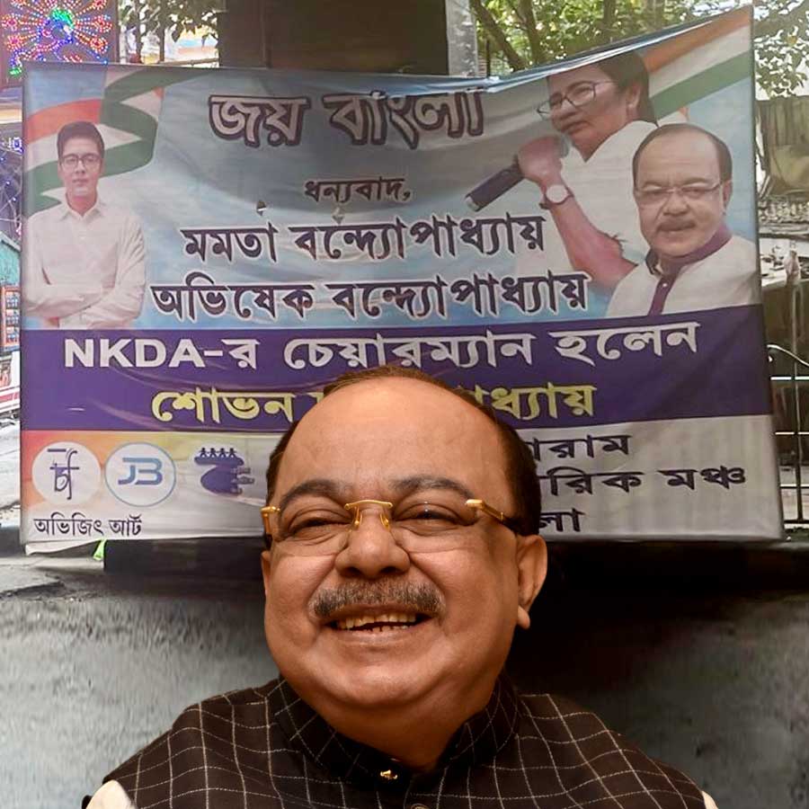 Hoarding fiddles in the West with the support of Sovan Chatterjee after getting the new charge