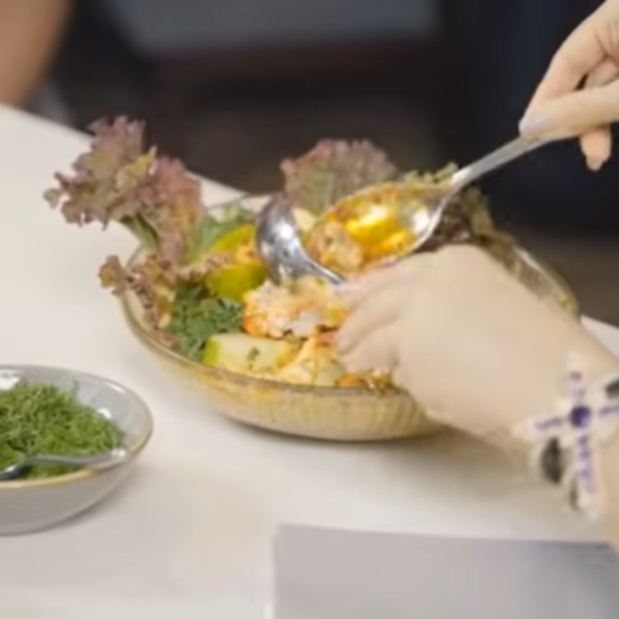 ফুলকপির স্যালাড।