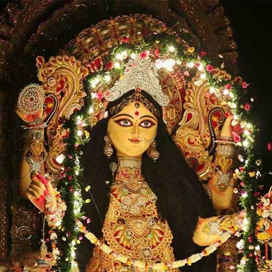 A unique theme of Jagaddhatri Puja of Pandua