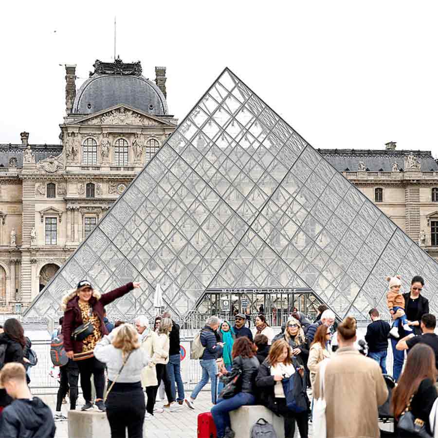 Hopes of recovering Louvre Museum's treasures dim