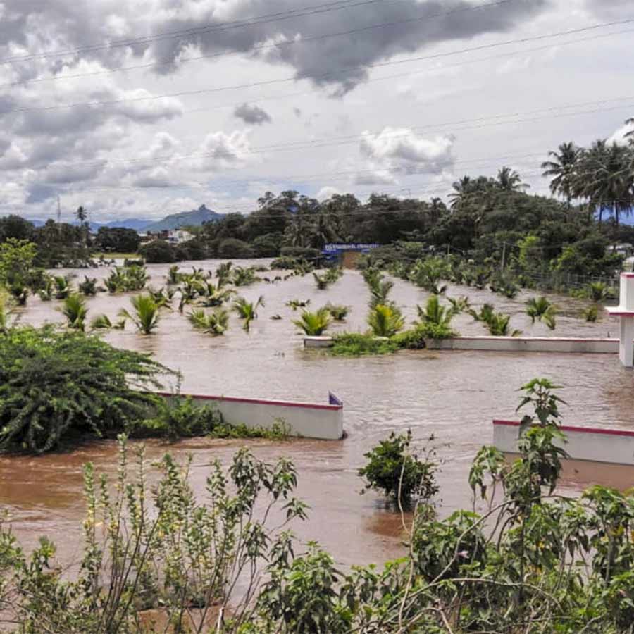 Several areas flooded in Tamil Nadu after heavy rainfall started