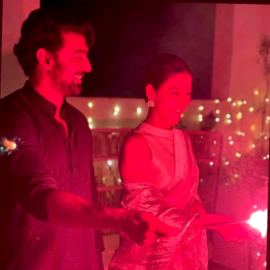 একসঙ্গে দেব-রুক্মিণী। 