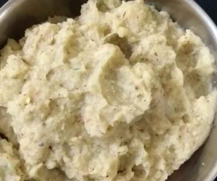 এ বার গোটাটা ভাল করে হাত দিয়ে মেখে নিন। 