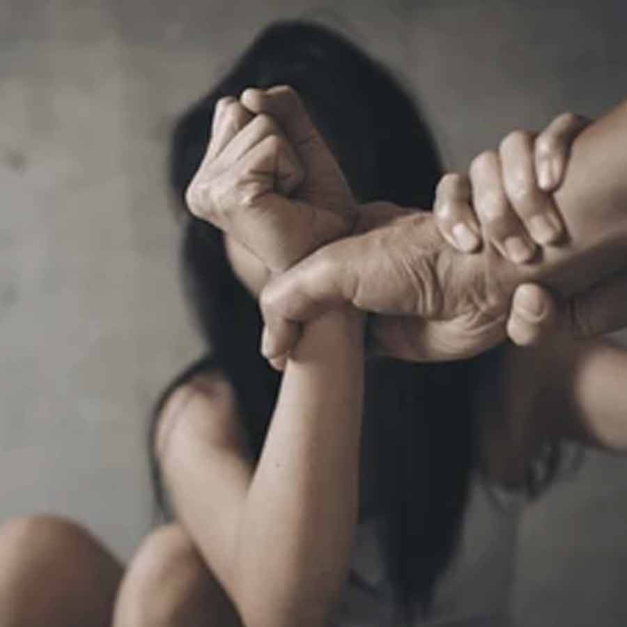 Police arrests one in allegation of molestation of a lady in Kolkata dgtl