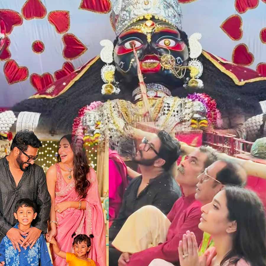 Raj Chakraborty and Subhashree Ganguly Visited Naihati Boro Maa Pujo on Kali Puja 2025 dgtl