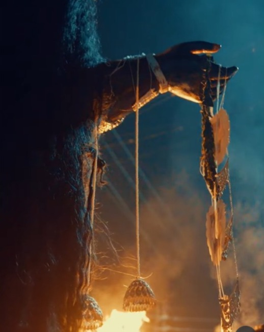  এর পরে ঘাট পর্যন্ত নিয়ে যেতে যেতে হয় নাচ।