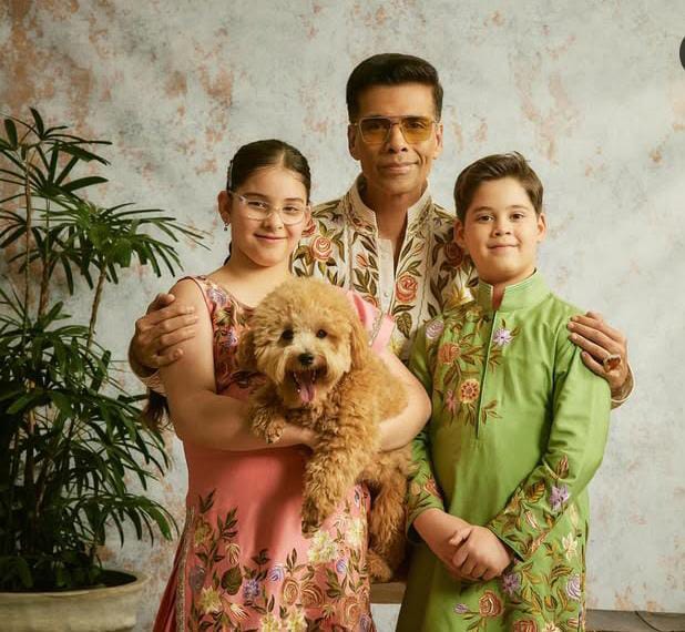 সন্তানদের ছাড়া উৎসবের জৌলুস কীসের! শুভেচ্ছা জানালেন করণ জোহর।